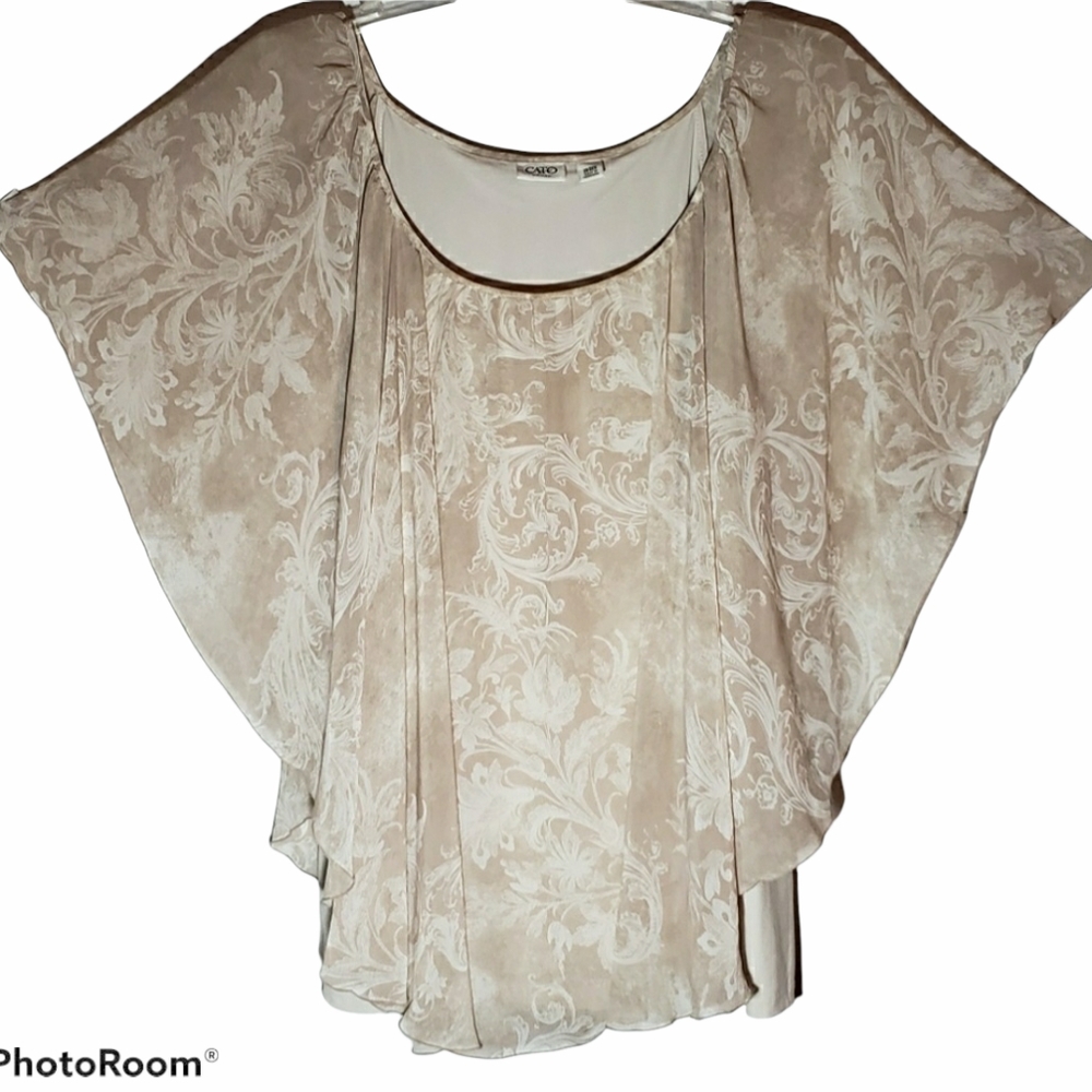 Cato women's plus size 28W lightweight butterfly geometric pullover blouse. 980